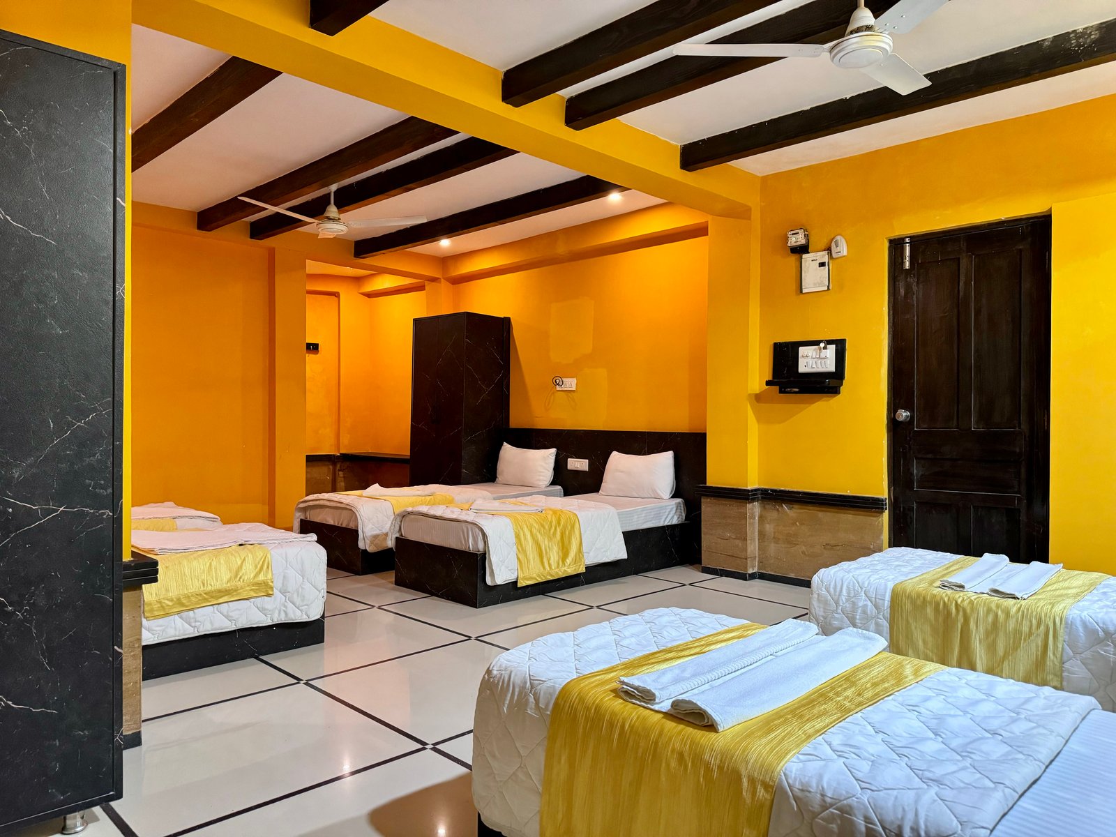 Main view of Six Sharing Room