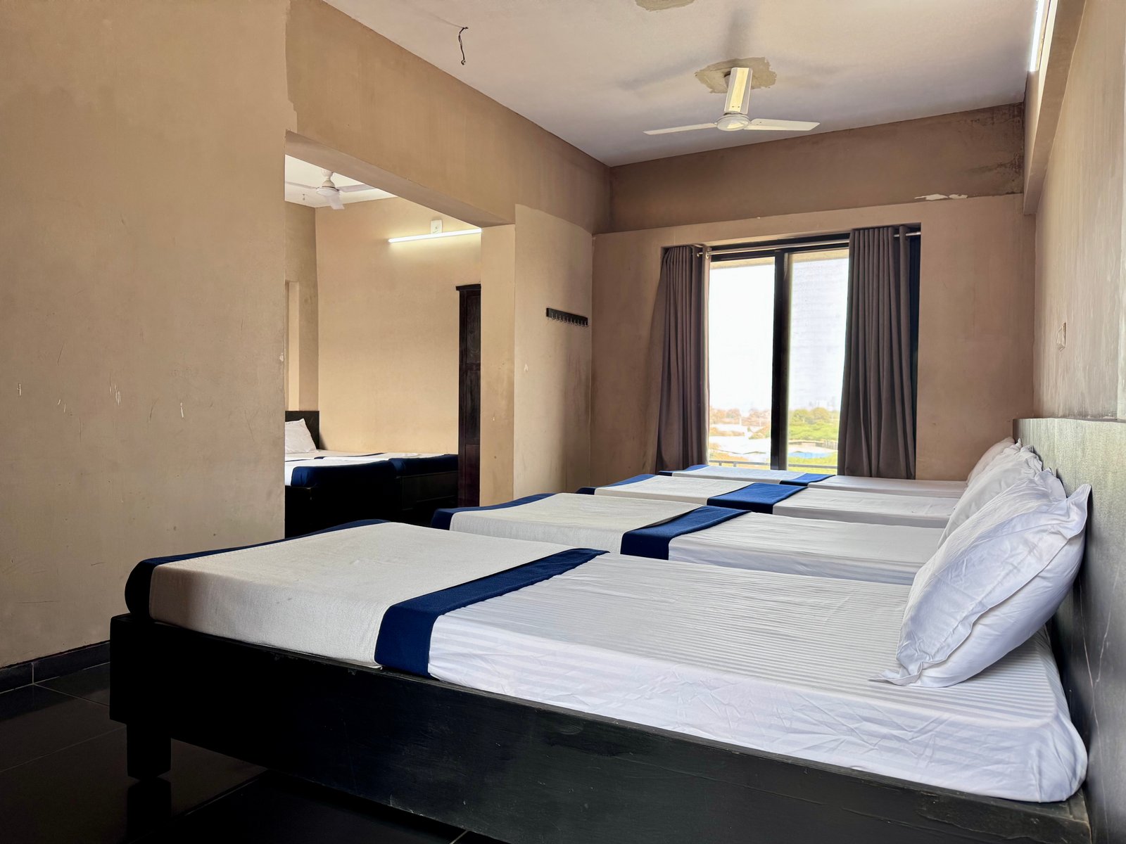 Main view of eight Sharing Room